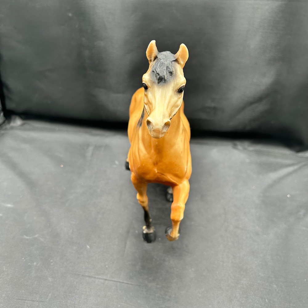 Vintage Breyer USA Cheyenne Western Horse Figurine Buckskin Black Mane Tail - Picture 2 of 7